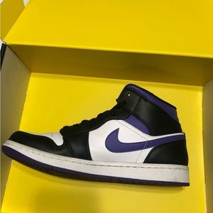 Air Jordan 1 Mid